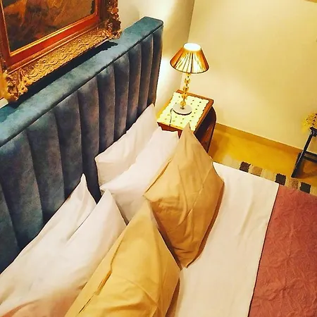 Maria Luxury 