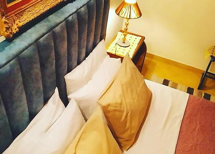 Maria Luxury 